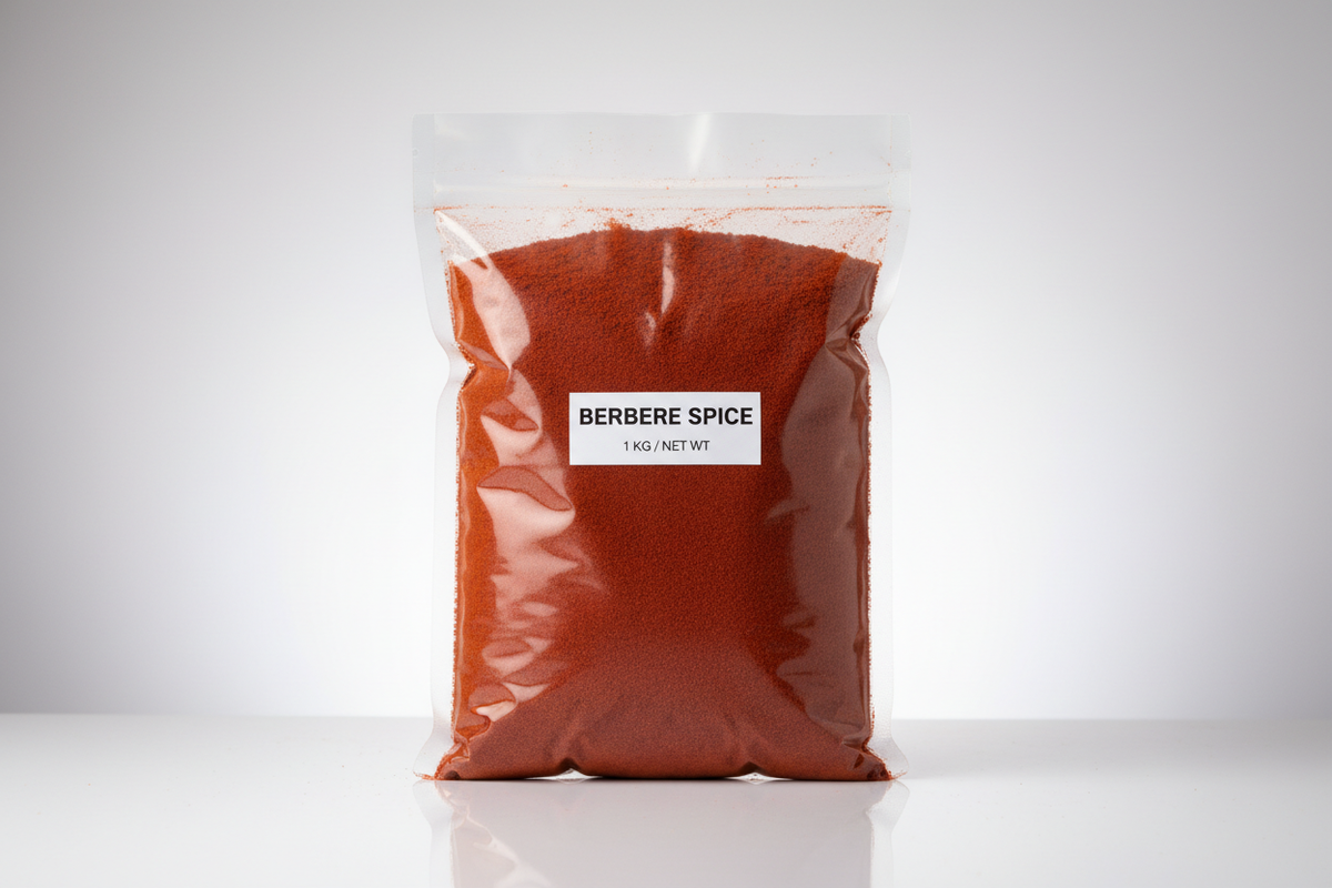 berbere in einkg verpakt dursch sichtlich muss sein und das sher fein gemachlen sowie brot pulver und das farbe rot